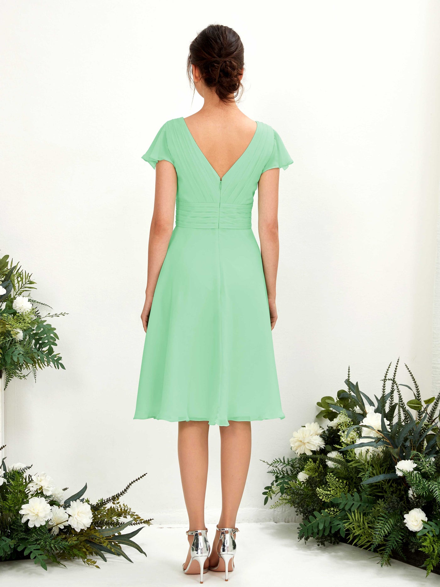 V-neck Short Sleeves Chiffon Bridesmaid Dress - Mint Green (81220222)#color_mint-green